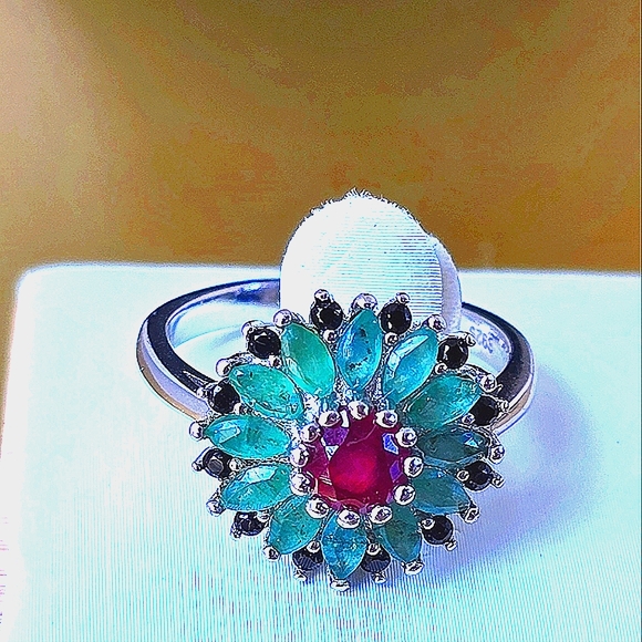 Natural Ruby, Emerald & Black Spinel 925 Sterling Silver Ring Sz 6.75 - Picture 2 of 10
